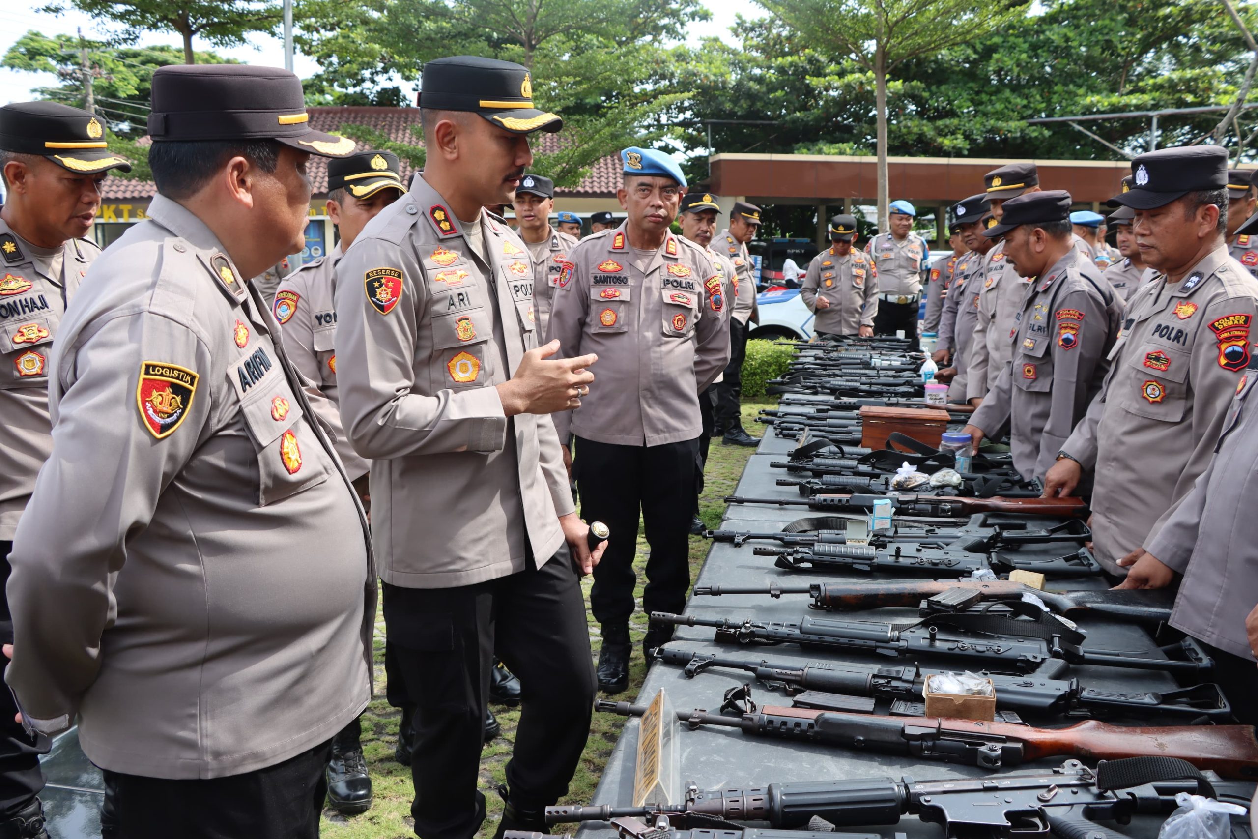 Kapolres Demak Pastikan Kelayakan Senjata Api Dinas melalui Pemeriksaan Berkala