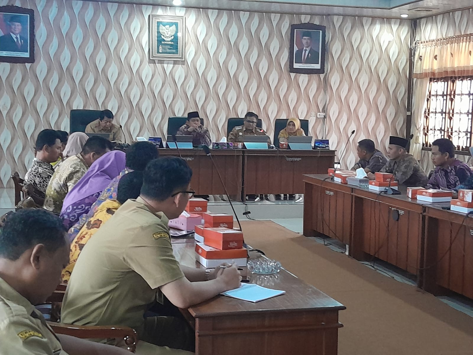 Puluhan Honorer GTT-PTT di Demak Desak DPRD Perjuangkan Nasib Mereka
