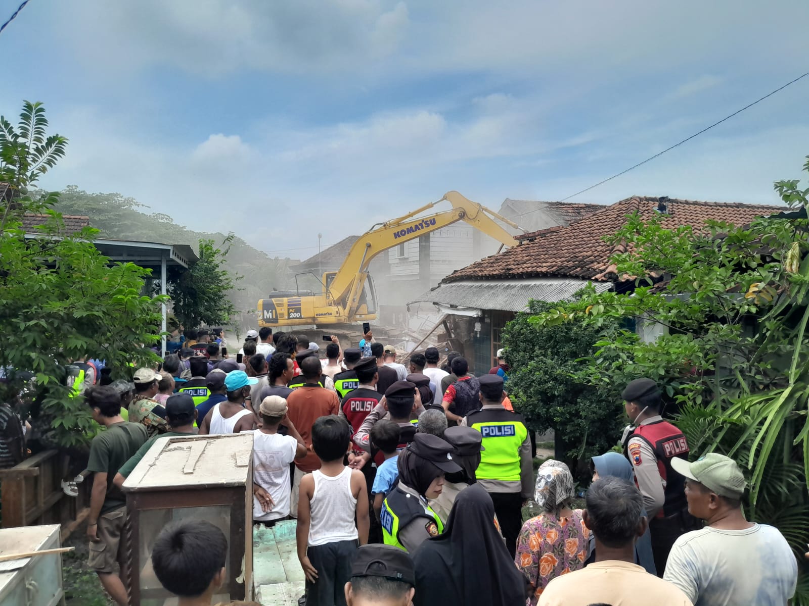 Puluhan Tahun Menempati, Warga Rejosari Digusur tanpa Kompensasi