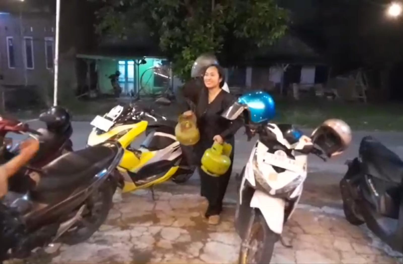 Gas Elpiji 3 Kg Langka, Pelaku Usaha di Sayung Terancam Gulung Tikar