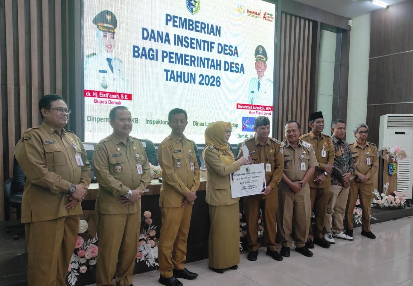 Bupati Demak Salurkan Dana Insentif Desa 2026, Desa Berprestasi Terima Rp150 Juta